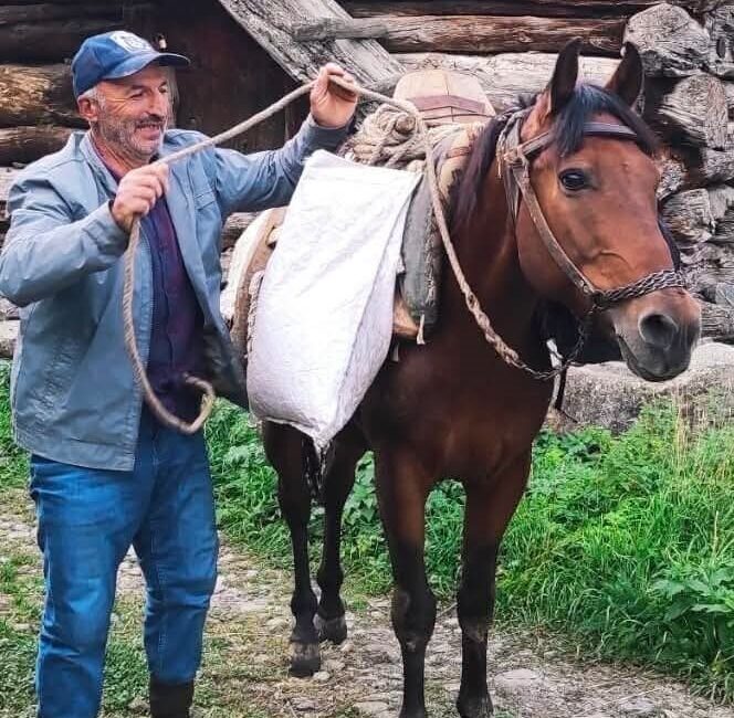 Erzurum’un İspir ilçesinde psikolojik tedavi gördüğü öğrenilen 55 yaşındaki şahıs,