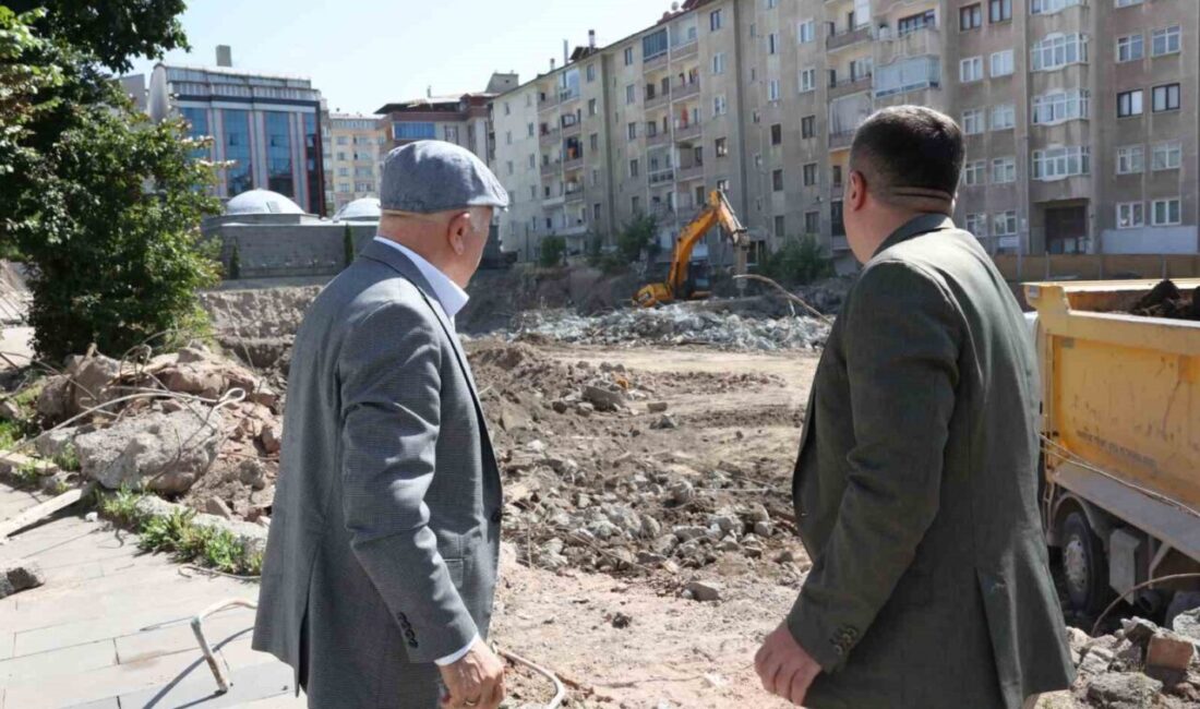 Erzurum Büyükşehir Belediye Başkanı Mehmet Sekmen, şehir genelinde yürütülen kentsel