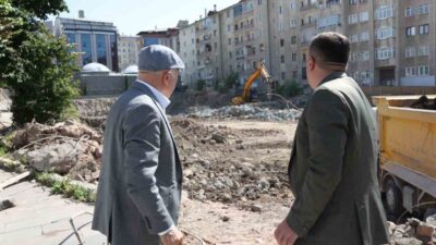 Erzurum Büyükşehir Belediye Başkanı Mehmet Sekmen, şehir genelinde yürütülen kentsel