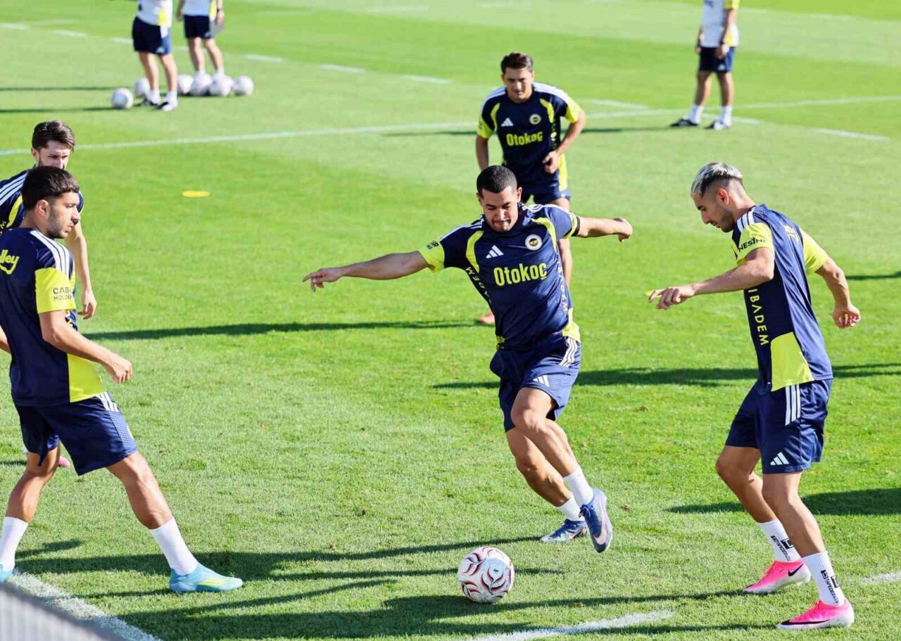 Yeni sezon hazırlıklarını Avusturya’da sürdüren Fenerbahçe, günün tek antrenmanını akşam