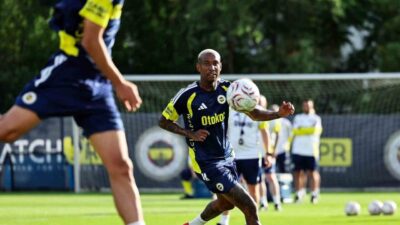 Yeni sezon hazırlıkları kapsamında Avusturya’da kamp yapan Fenerbahçe, günün ikinci