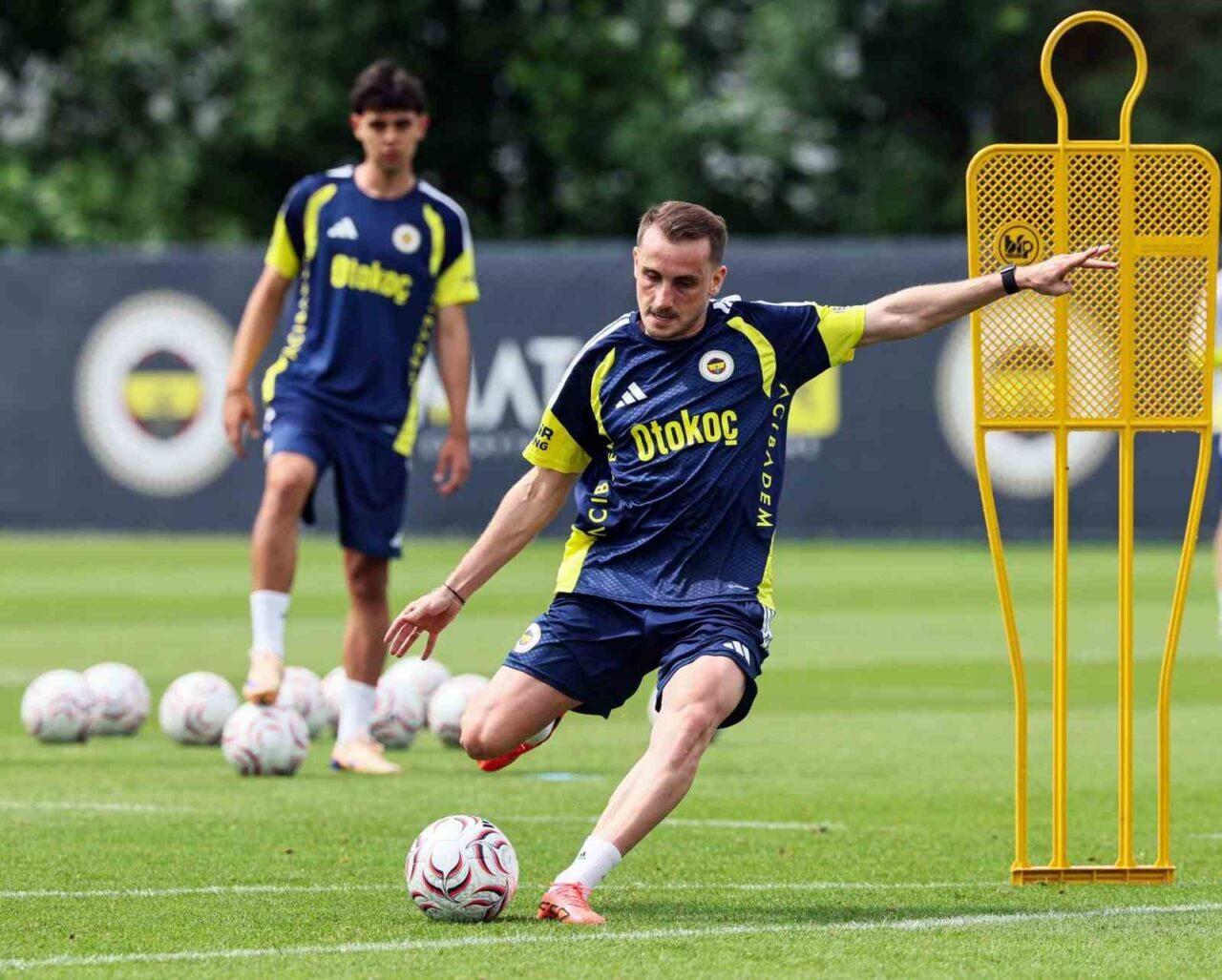 Yeni sezon hazırlıkları kapsamında Avusturya’da kamp yapan Fenerbahçe, günün ilk