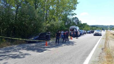 Zonguldak’ın Çaycuma ilçesinde 28 yaşındaki orman işçisi, yol kenarındaki aracında