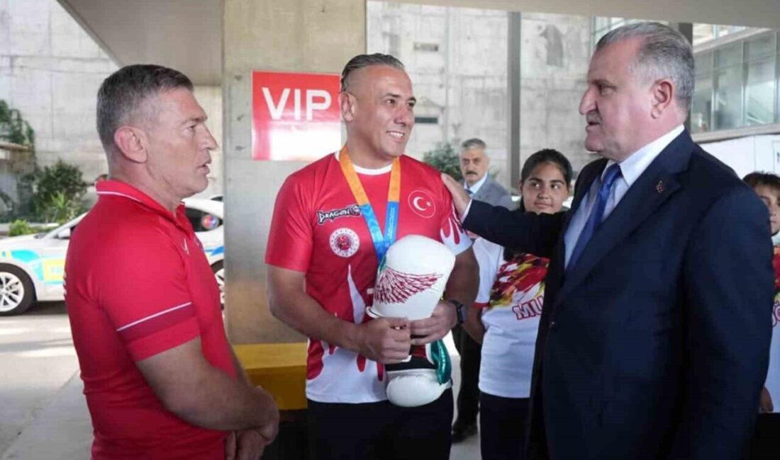 Gençlik ve Spor Bakanı Dr. Osman Aşkın Bak, bir dizi