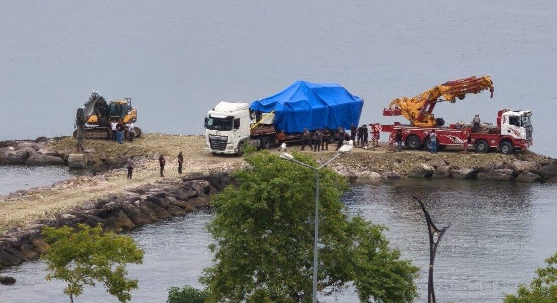 Giresun’da Sahil Güvenlik Komutanlığı’na ait botun dün gece Teyyaredüzü mahallesi