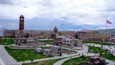 Erzurum Valiliği verilerine göre, kentin stratejik konumu doğrultusunda ulaşım, turizm,