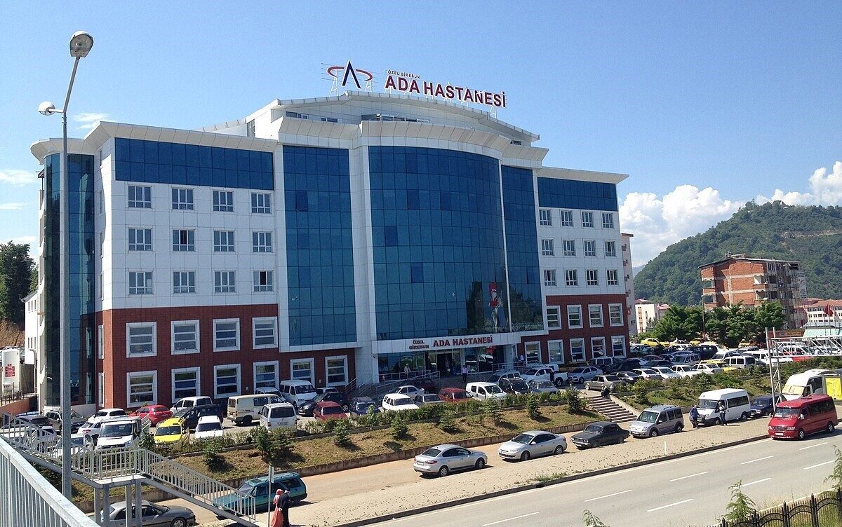 Giresun Özel Ada Hastanesi Acil Servisi’ne kalp krizi belirtileri ile