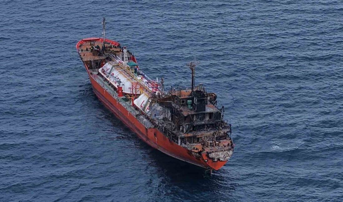 Karadeniz’de ticari gemilere yönelik tırmanan dron saldırılarının ardından isabet alan