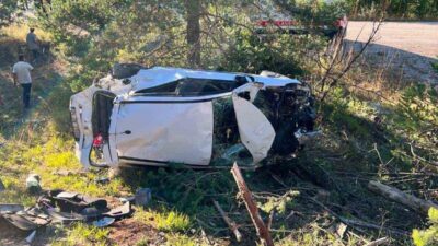 Kastamonu’nun Azdavay ilçesinde otomobilin şarampole yuvarlanması neticesinde meydana gelen kazada