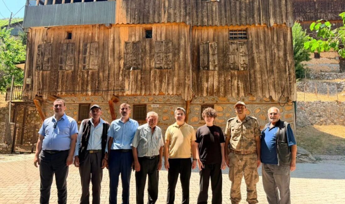 Erzincan’ın Yeşilyurt (Haponos Ekreği) köyünü ziyaret eden Kaymakam Emirhan Arıkan,