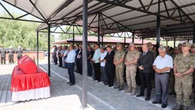 Erzincan’da hayatını kaybeden Kıbrıs Gazisi Zeynal Güngör, düzenlenen cenaze töreniyle