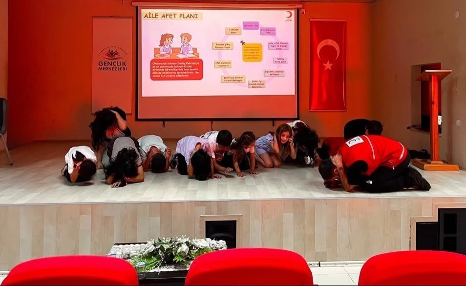 Türk Kızılay Bayburt Şubesi tarafından Gençlik ve Spor Merkezinde yaz