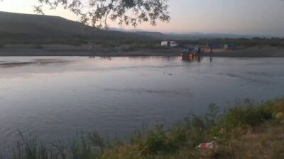 Sivas’ın Gemerek ilçesinde serinlemek amacıyla Kızılırmak’a giren 2 kişiden biri