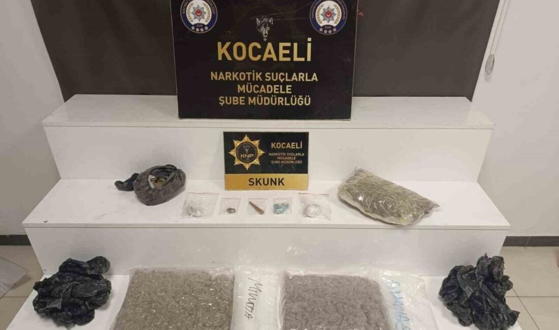 Kocaeli’de polis ekiplerince düzenlenen uyuşturucu operasyonlarında yakalanan 7 şüpheliden 2’si