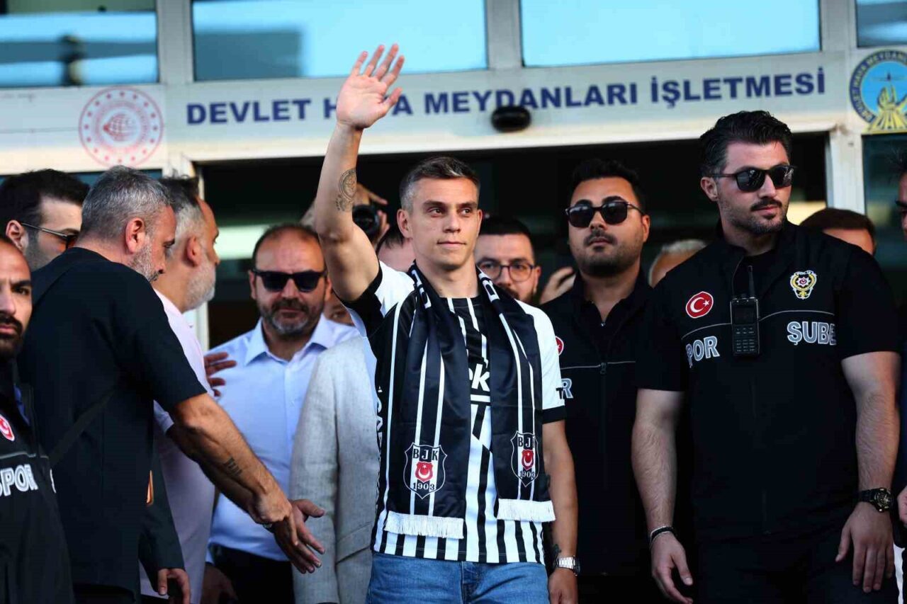 Beşiktaş’ın prensip anlaşmasına vardığı Belçikalı yıldız futbolcu Leandro Trossard, sağlık