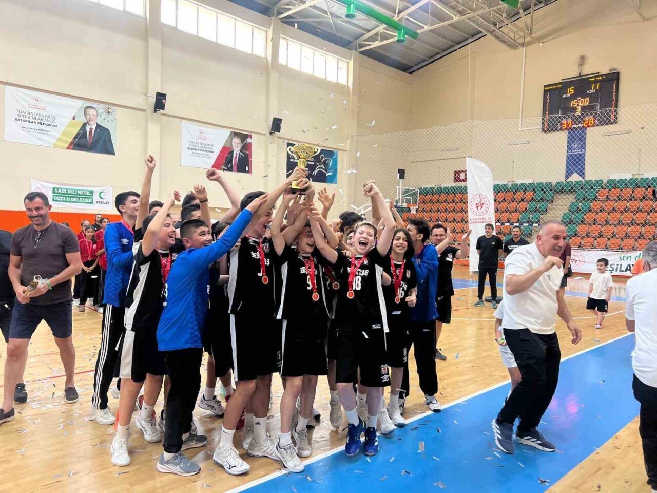 Aydın’ın Kuşadası, Söke ve Germencik ilçelerinin ev sahipliğinde düzenlenen Minikler