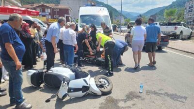 Kastamonu’nun İnebolu ilçesinde yolun karşısına geçmek isterken motosikletin çarptığı kadın
