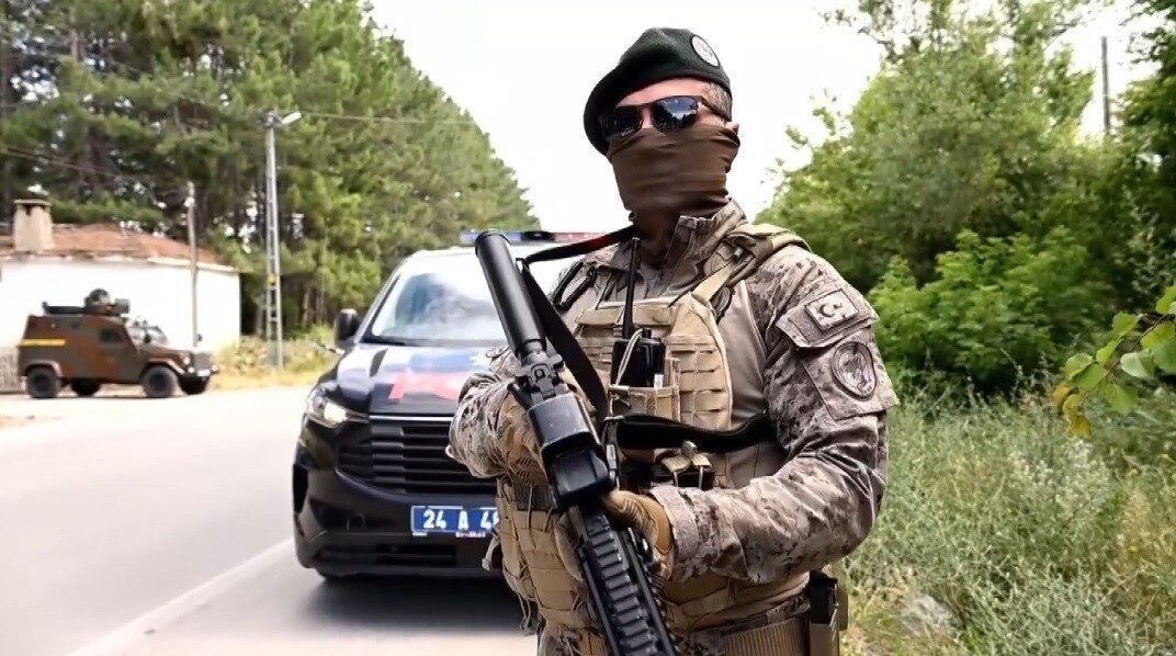 Erzincan Emniyet Müdürlüğü, ülkede gerçekleştirilen NATO Zirvesi kapsamında il genelinde