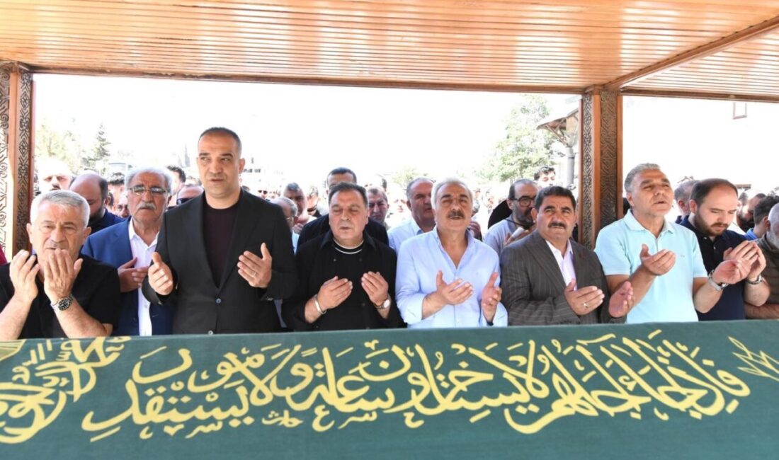 Erzurum’un köklü ailelerinden Önal’lar annesi acısı yaşadı Erzurum’un sevilen yardımsever