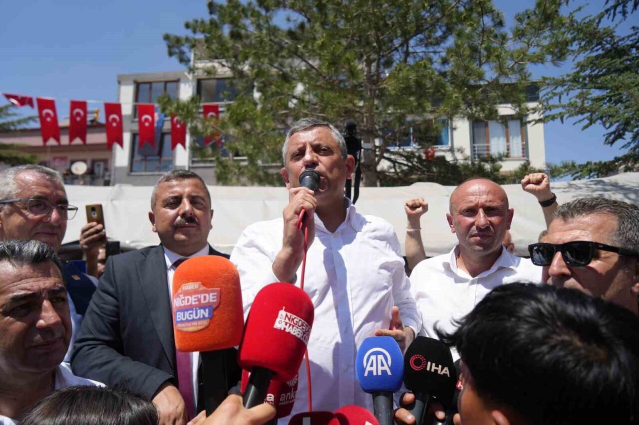 Cumhuriyet Halk Partisi (CHP) Grup Başkanı Özgür Özel, “Yolumuza devam