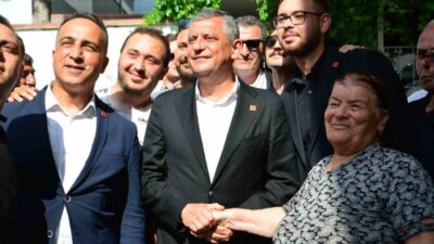Cumhuriyet Halk Partisi (CHP) Grup Başkanı Özgür Özel, babasını kaybeden