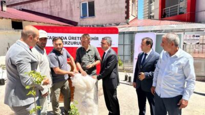 Erzurum’un Pazaryolu ilçesinde düzenlenen program kapsamında üreticilere toplam 1.000 adet