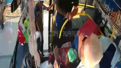 Kocaeli’de özel halk otobüsü şoförüyle durak nedeniyle tartışan ve yanında