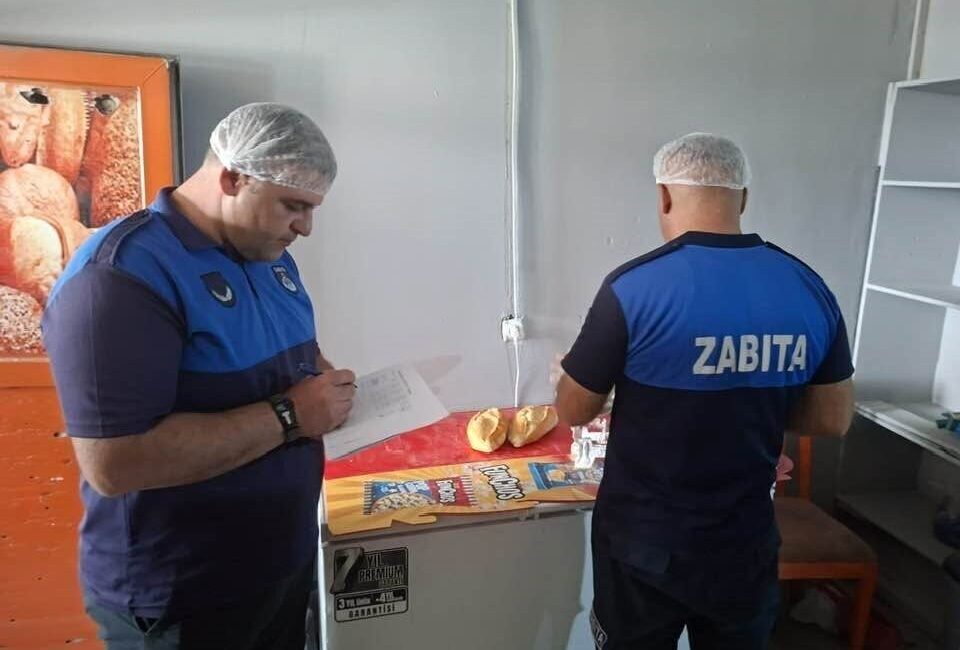 Sarıkamış Belediyesi Zabıta Müdürlüğü ekipleri, ilçe genelinde faaliyet gösteren fırınlarda
