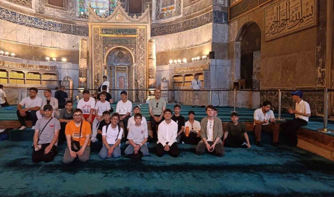 Bayburt Şehitler Ortaokulundan 40 öğrenci, öğretmenleriyle birlikte eğitim-öğretim yılının tamamlanmasının