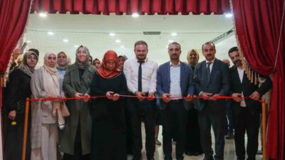 Tezhip Sanatçısı Selma Berber ve öğrencilerinin hazırladığı sergi sanatseverlerle buluştu.