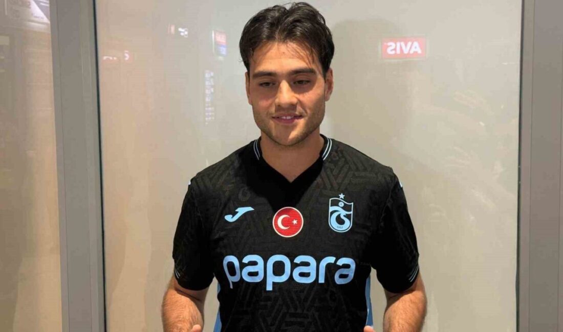 Trabzonspor, kanat oyuncusu Aral Şimşir ile 4 yıllık sözleşme imzaladığını