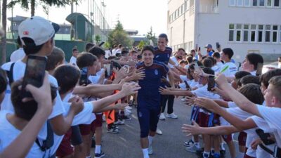 Trabzonspor, yeni sezon hazırlıklarını akşam saatlerinde yaptığı antrenmanla sürdürürken, bordo-mavililerin