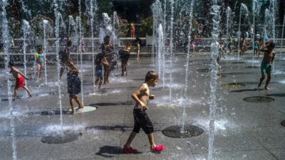 Uzmanlar son günlerde artan hava sıcaklıklarına mukabil uyarılarda bulunarak, “Sağlıklı