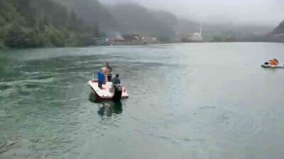 Trabzon’un Çaykara ilçesine bağlı dünyaca ünlü turizm merkezi Uzungöl’e düşen