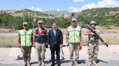 Erzincan Valisi Hamza Aydoğdu, Tercan-Üzümlü kara yolu üzerinde asayiş kontrolü