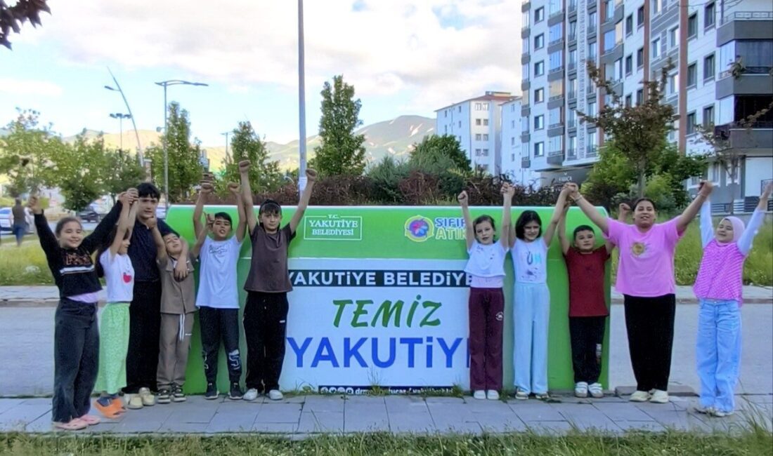 Yakutiye Belediyesi, ilçe genelinde hayata geçirdiği yeni nesil çöp konteyneri