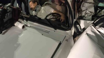 Gümüşhane-Trabzon karayolundaki Yeni Zigana Tüneli’nde arızalanarak duran otomobile TIR’ın arkadan
