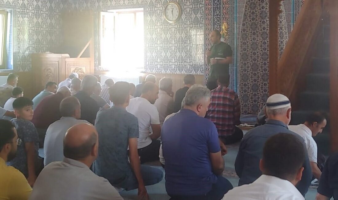 Bayburt Yeşilay Şubesi tarafından Esentepe Camii’nde cemaate yönelik bağımlılıkla mücadele