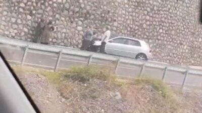 Zonguldak istikametine seyir halindeki otomobilin bariyere ve ardından duvara çarpması